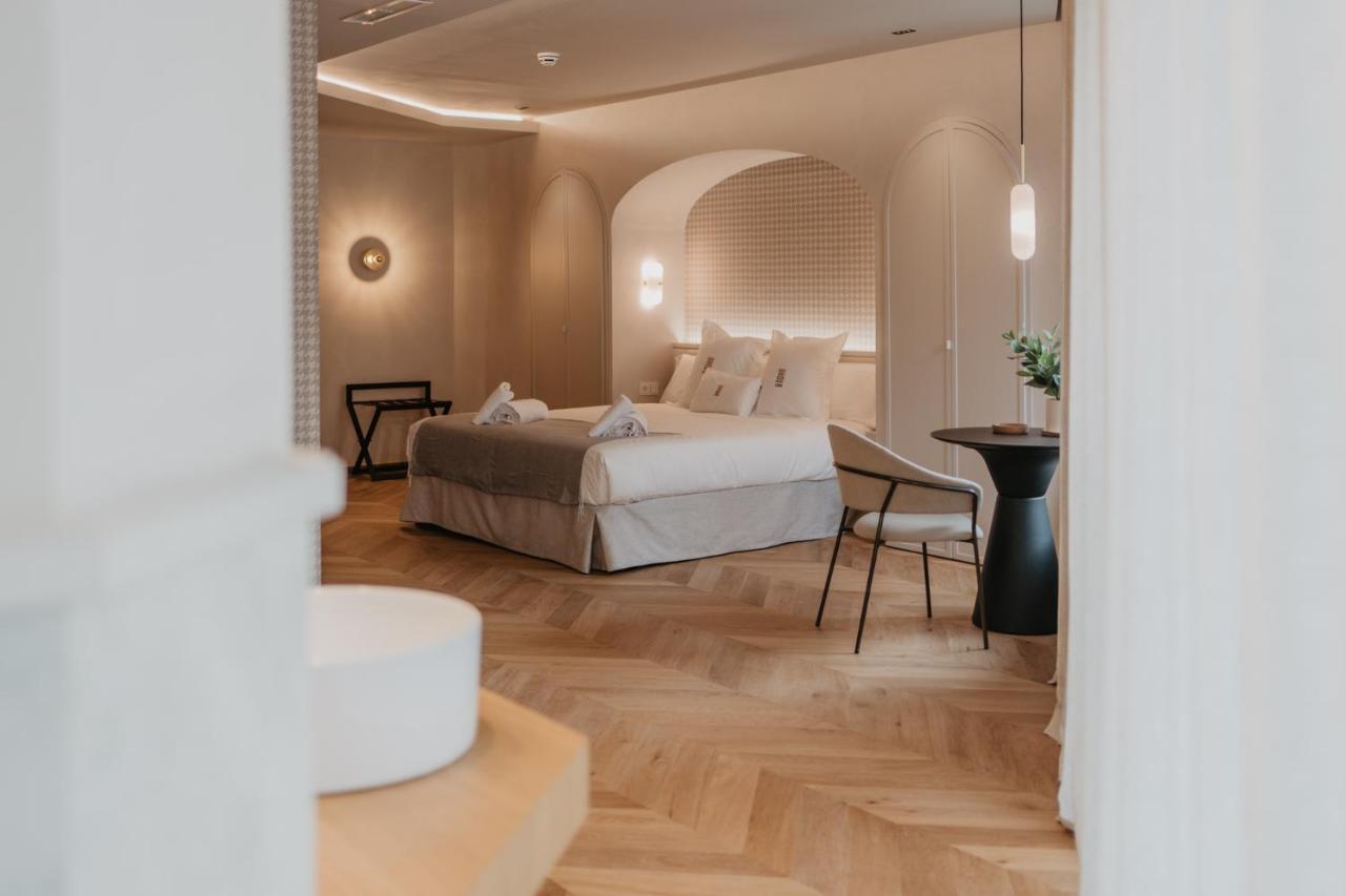 Hotel Petit Luxe Terrassa Exteriör bild