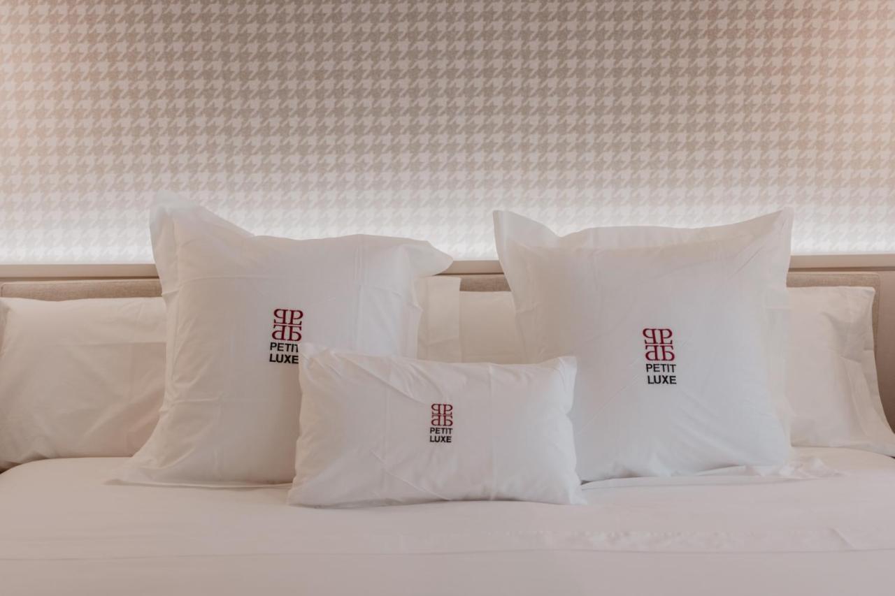 Hotel Petit Luxe Terrassa Exteriör bild