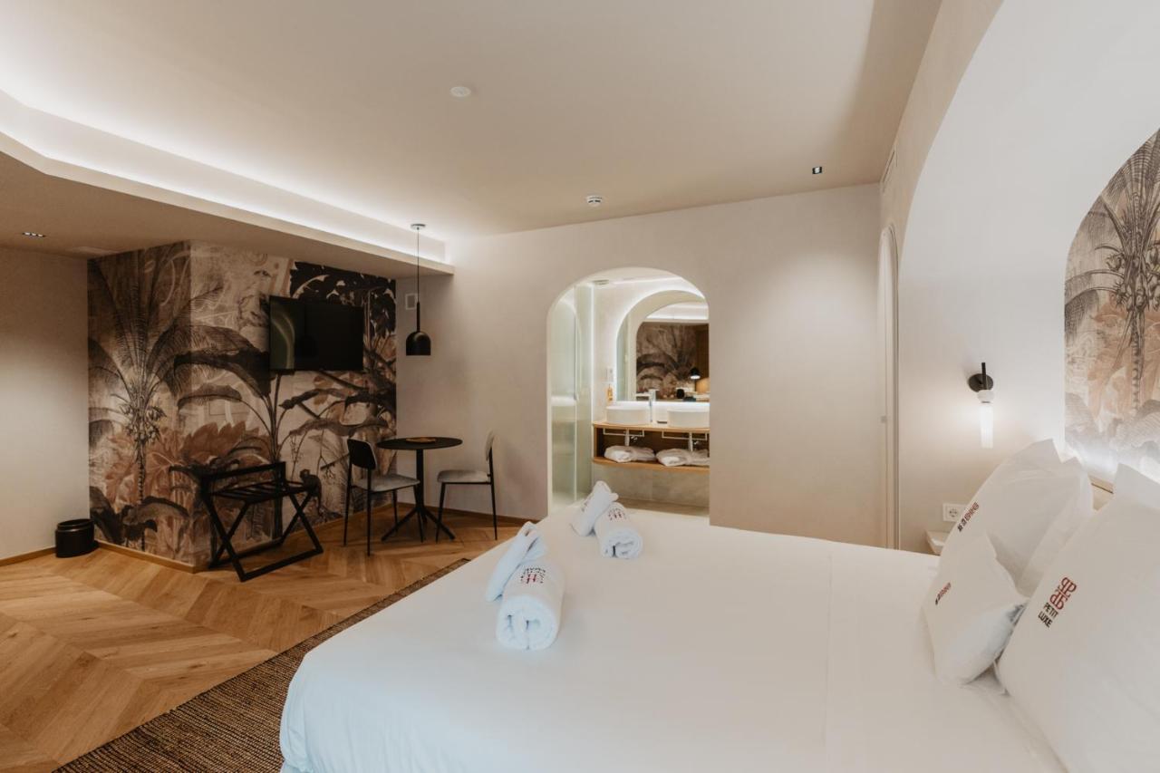 Hotel Petit Luxe Terrassa Exteriör bild