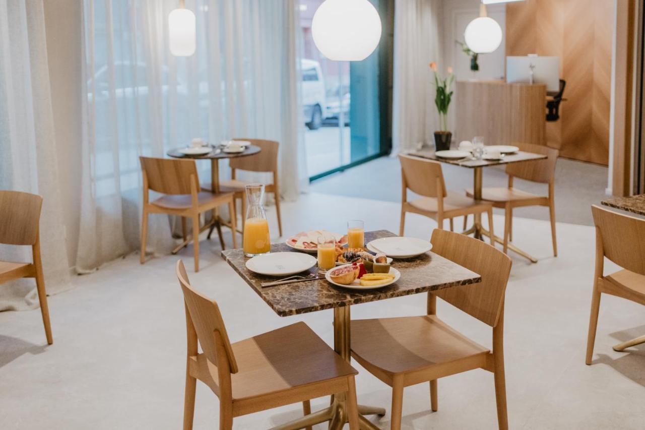 Hotel Petit Luxe Terrassa Exteriör bild