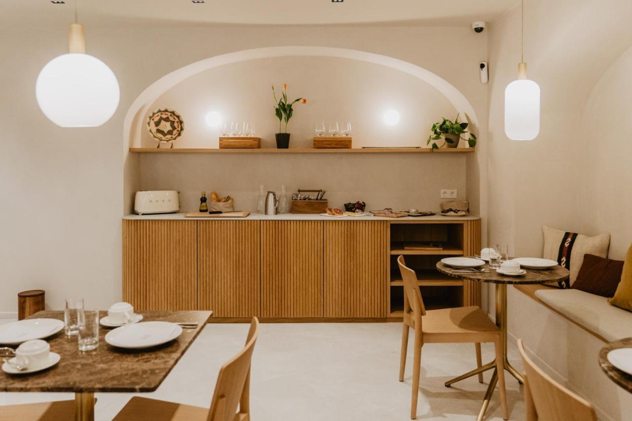 Hotel Petit Luxe Terrassa Exteriör bild