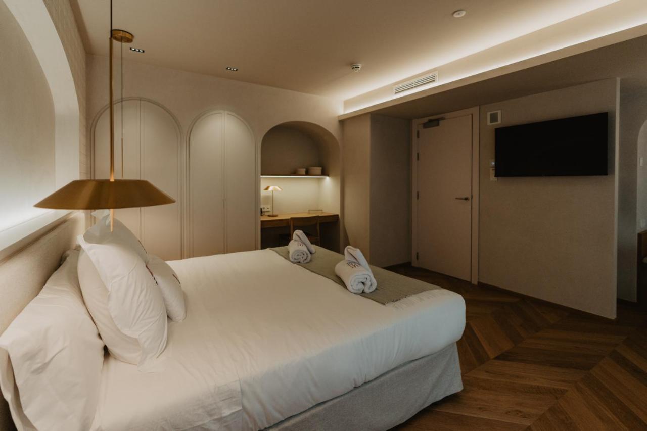 Hotel Petit Luxe Terrassa Exteriör bild