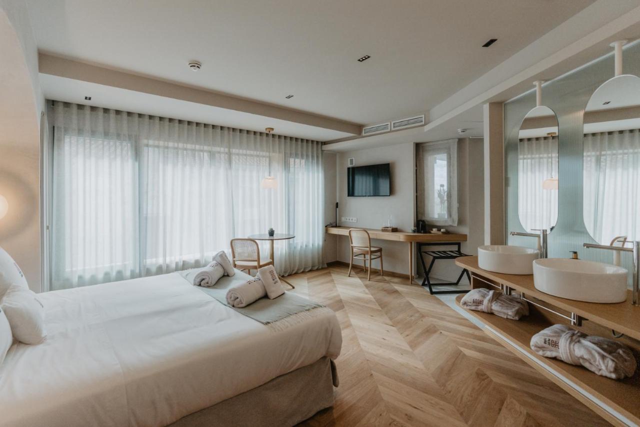 Hotel Petit Luxe Terrassa Exteriör bild