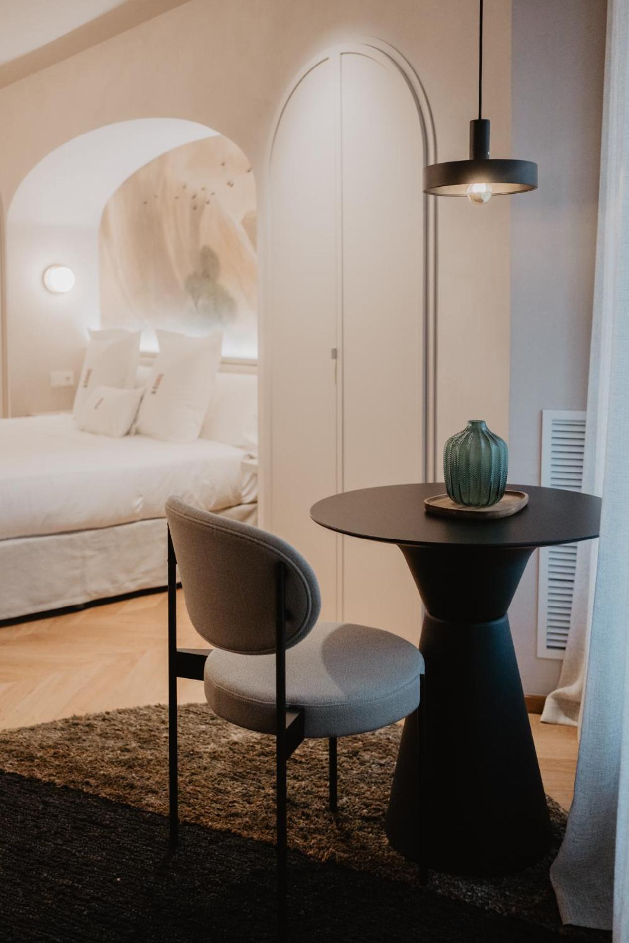 Hotel Petit Luxe Terrassa Exteriör bild